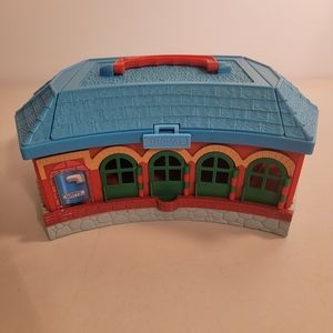 Thomas & Friends Learning Curve Take-along Engine Roundhouse Playset